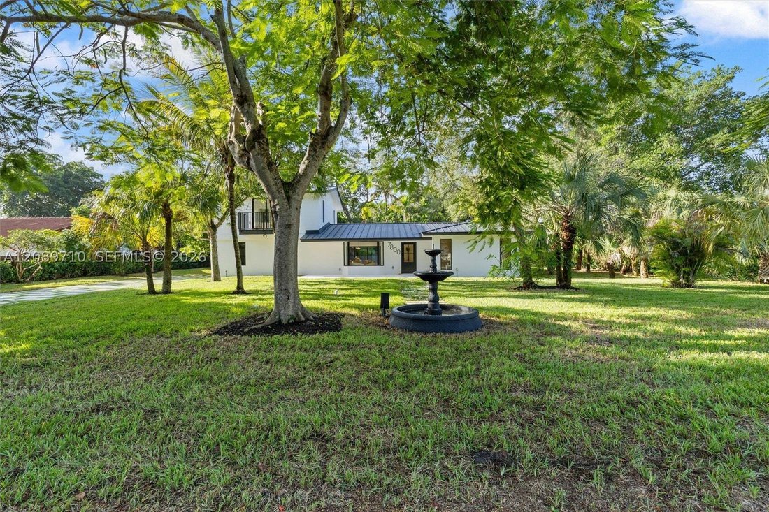 Casa a Coral Gables, Florida, Stati Uniti 1 - 18889375