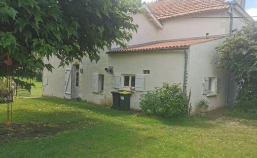 Country House in Le Gua, Nouvelle-Aquitaine, France 1