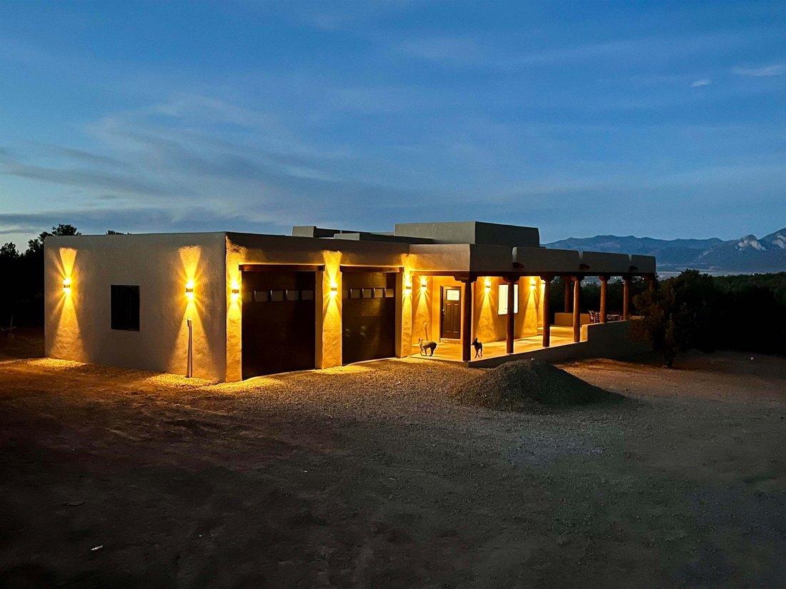 House in Ranchos de Taos, New Mexico, United States 5 - 18888332