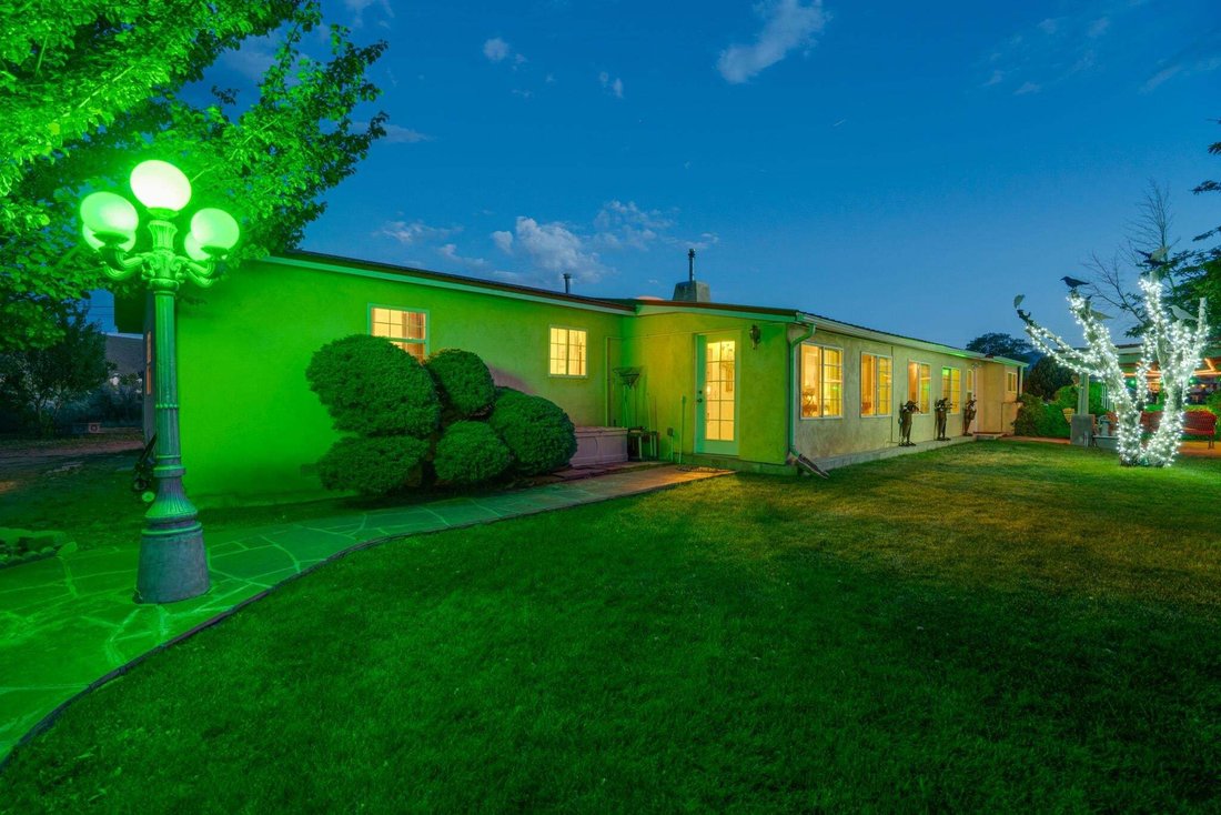 House in Taos, New Mexico, United States 2 - 18888112