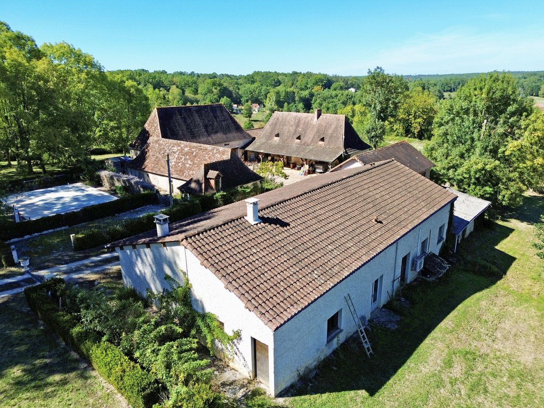 Estate in La Douze, Nouvelle-Aquitaine, France 1 - 16837630