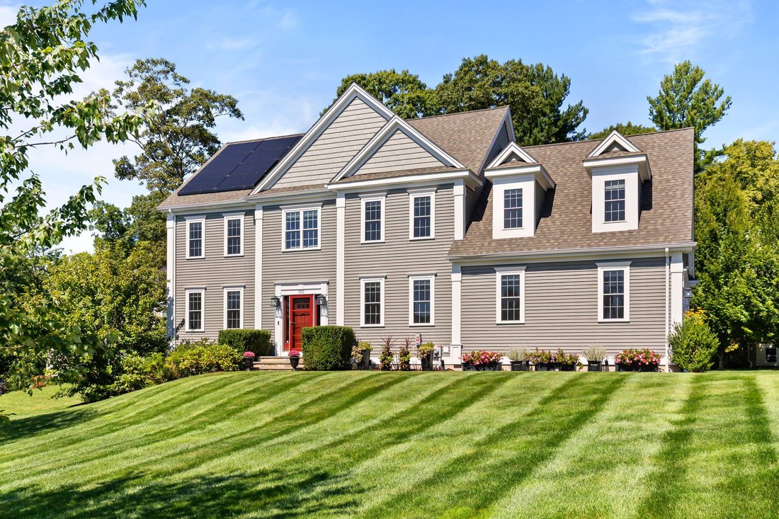 House in Northbridge, Massachusetts, United States 1 - 18886304
