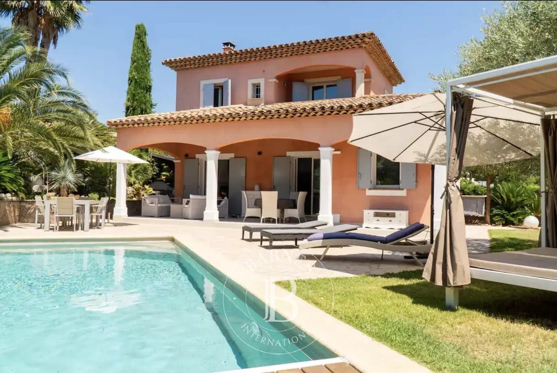 Villa en Gassin, Provenza-Alpes-Costa Azul, Francia 1 - 18884945