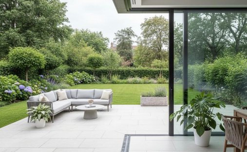 House in Epinettes, Issy-les-Moulineaux, France 1