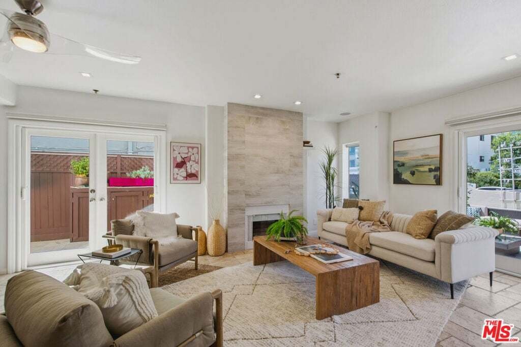 Condominio a Los Angeles, California, Stati Uniti 1 - 18889489