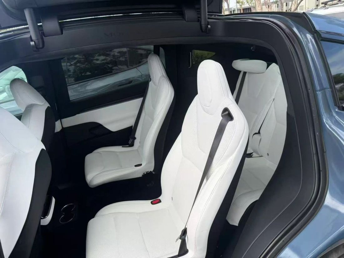 Suv in Costa Mesa, CA, United States 4 - 18892057