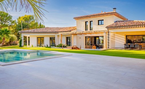 Villa in Flayosc, Provence-Alpes-Côte d'Azur, France 1