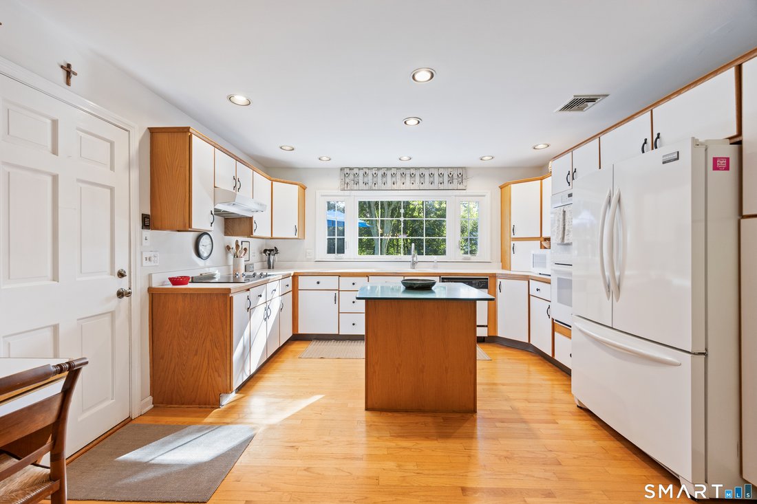 House in Cheshire, Connecticut, United States 2 - 18890797