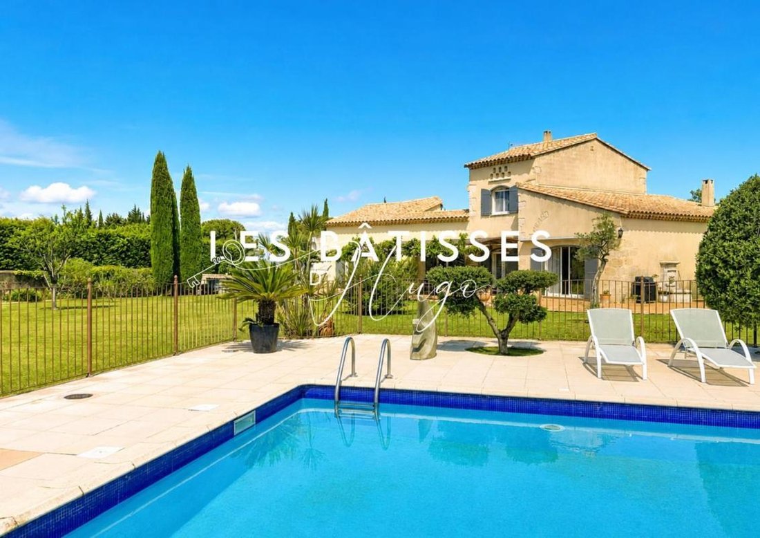 Casa en Fontvieille, Provenza-Alpes-Costa Azul, Francia 2 - 18882150