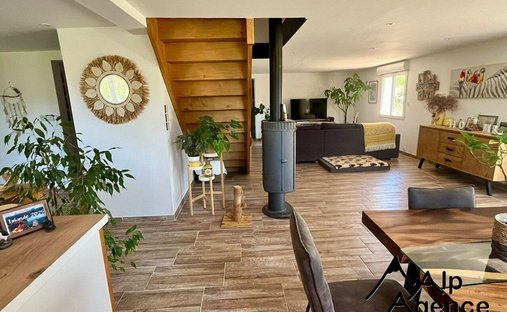 Casa de Campo en San Lorenzo-d'Aigouze, Occitania, Francia 1