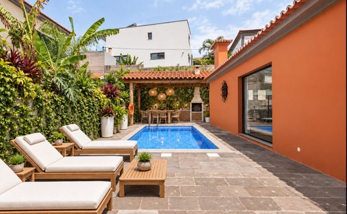 House in Se, Madeira, Portugal 1