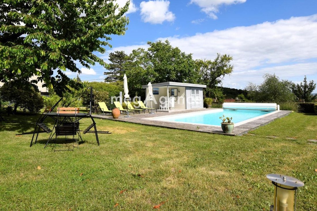 House in Vaux-sur-Seine, Ile-de-France, France 2 - 18882887