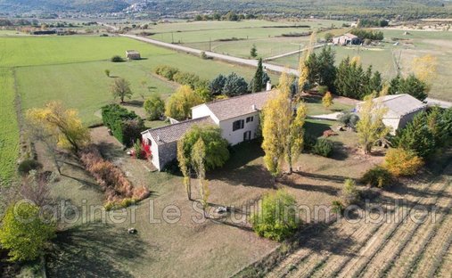 House in Simiane-la-Rotonde, Provence-Alpes-Côte d'Azur, France 1