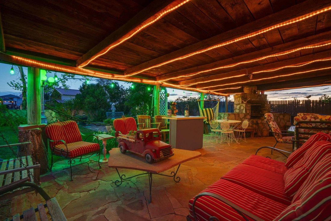 House in Taos, New Mexico, United States 5 - 18888112