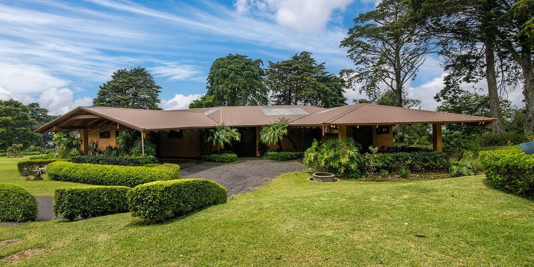 Estate in Santa Cecilia, Heredia Province, Costa Rica 2 - 18820086