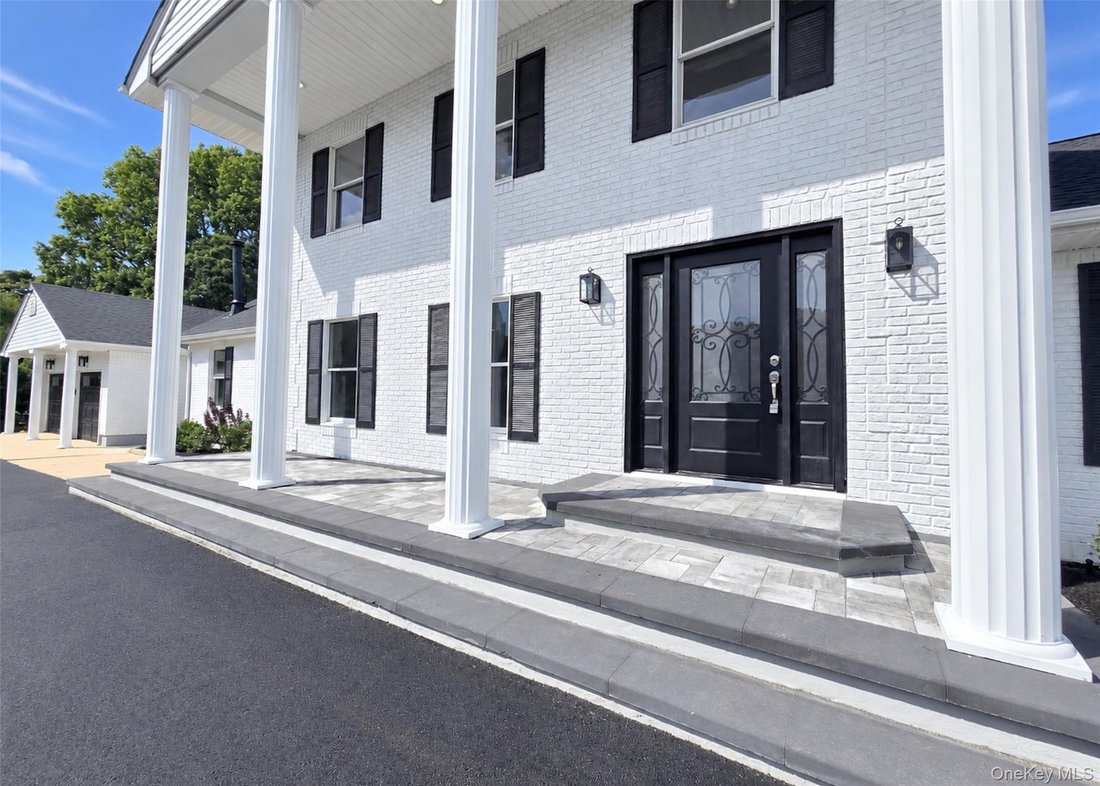 House in Manorville, New York, United States 3 - 18887140