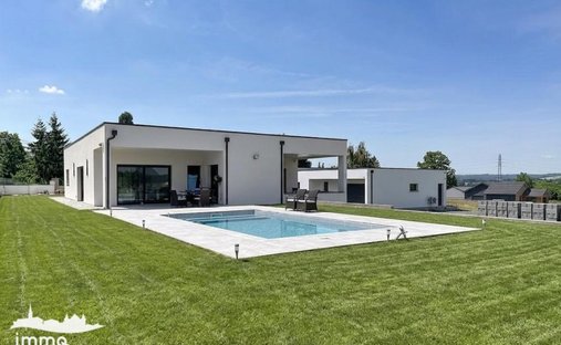 Villa en Est, Mirecourt, Francia 1