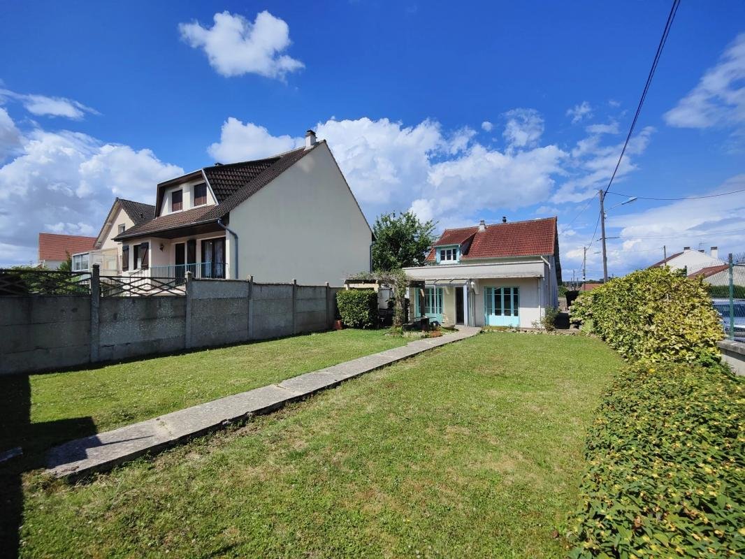 House in Les Clayes-sous-Bois, Ile-de-France, France 1 - 18883326