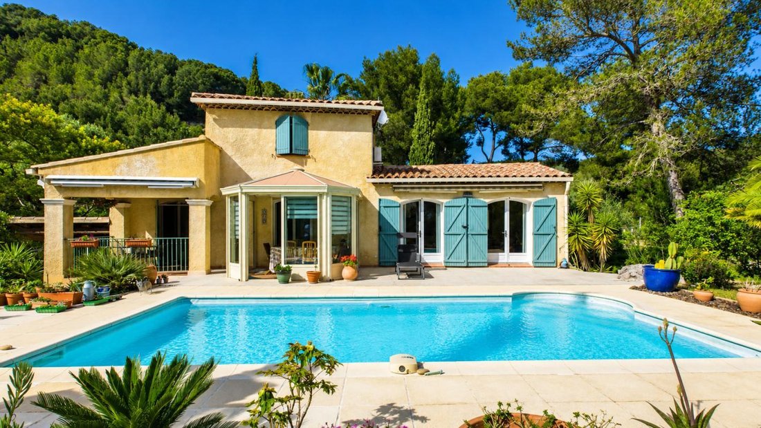 Villa in Carqueiranne, Provence-Alpes-Côte d'Azur, Frankreich 2 - 18882630