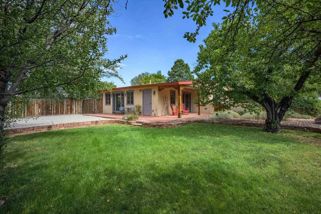 House in Taos, New Mexico, United States 1 - 18888304