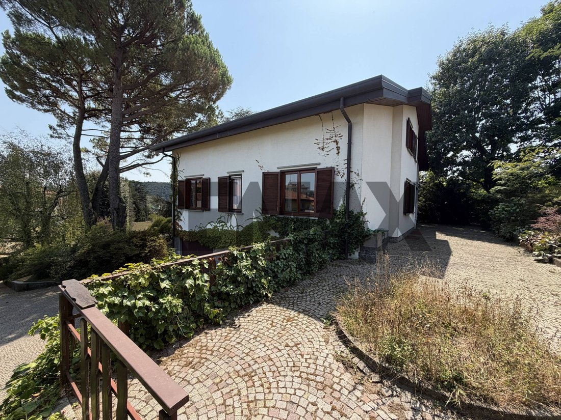 House in Cantello, Lombardy, Italy 1 - 18892509