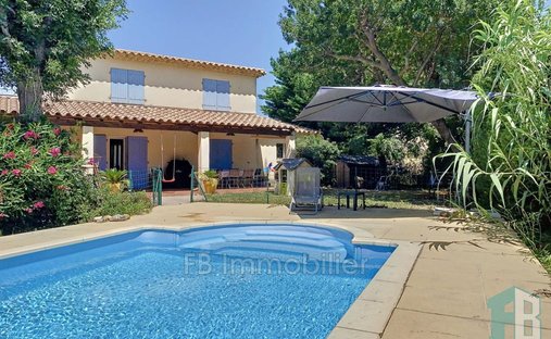 Villa in Nord et Ouest, Eyguières, France 1