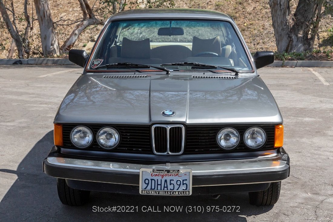 BMW 320i in Los Angeles, CA 2 - 18891371