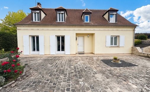 Haus in Senlis, Nordfrankreich, Frankreich 1