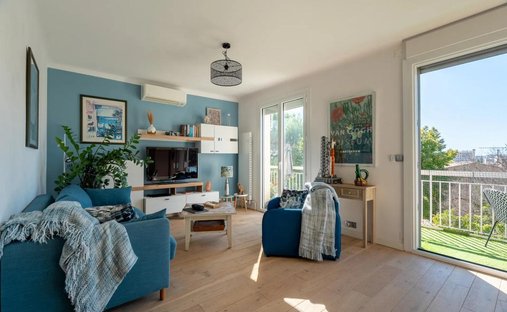 Apartment in Mazenod-Bellevue-Saint Donat-Banon, Aix-en-Provence, France 1
