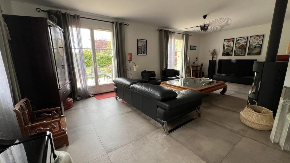 House in Les Clayes-sous-Bois, Ile-de-France, France 5 - 18882828