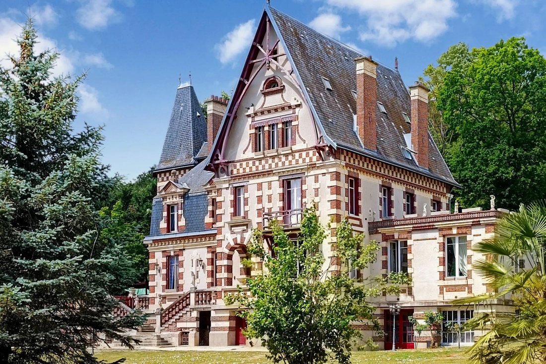 Casa a Nogent-le-Roi, Centro-Val della Loira, Francia 1 - 17656035