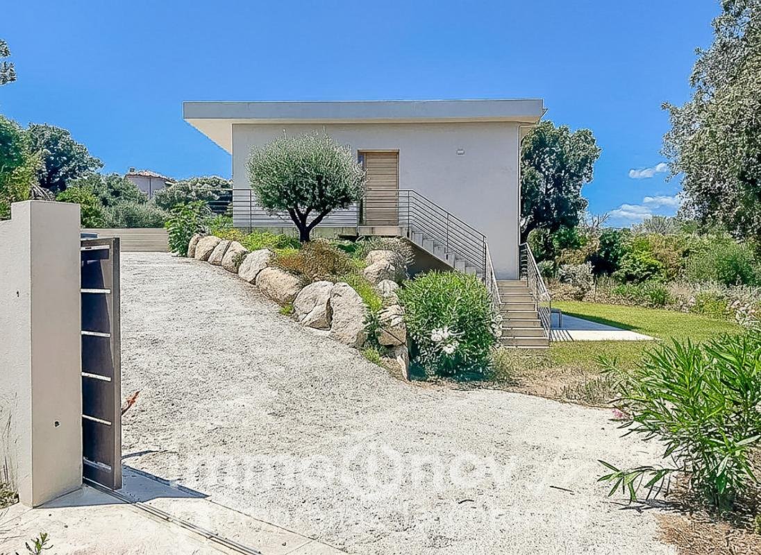 House in Sainte-Lucie-de-Porto-Vecchio, Corsica, France 1 - 18880565