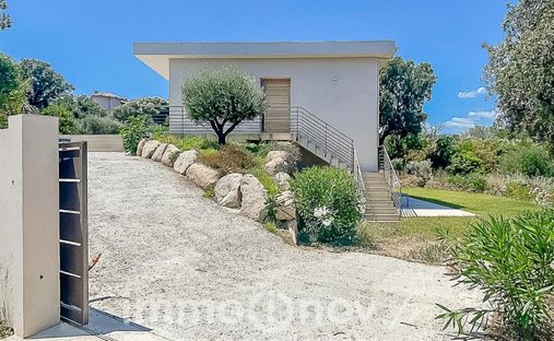 House in Sainte-Lucie-de-Porto-Vecchio, Corsica, France 1