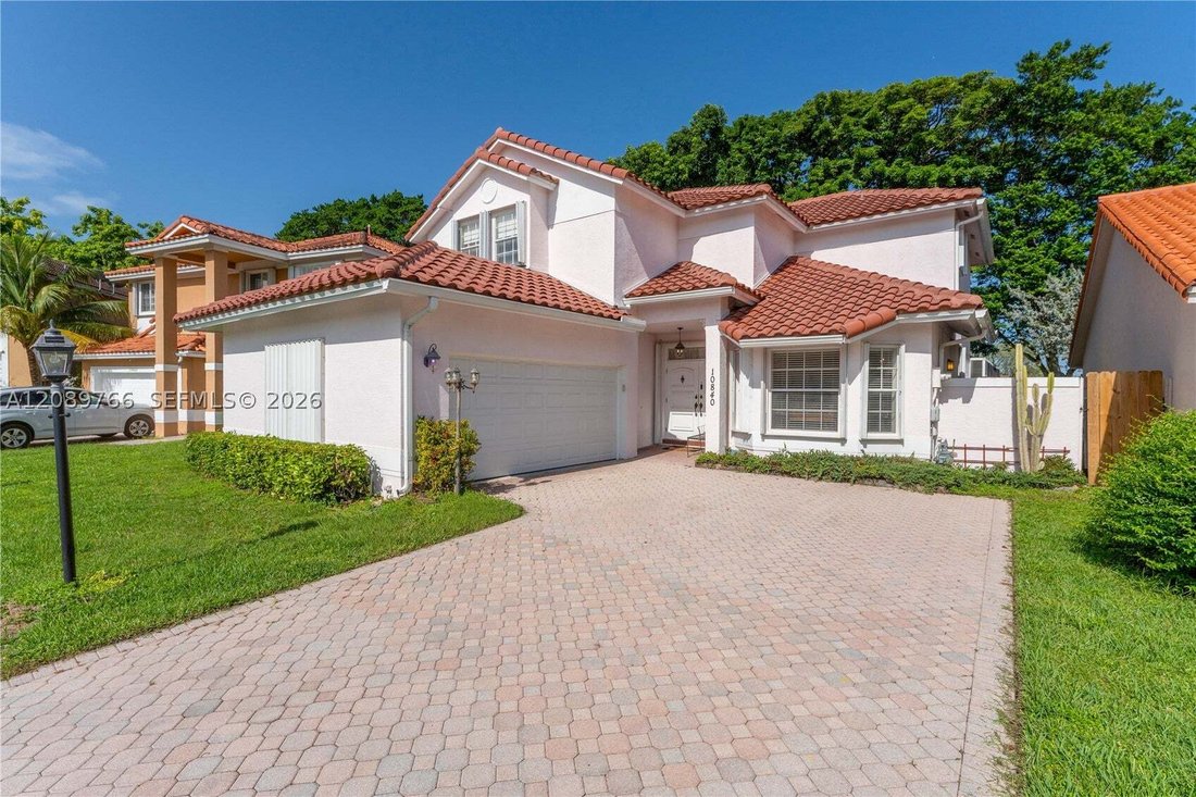 House in Miami, Florida, United States 1 - 18889387