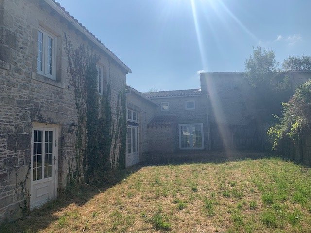 Haus in Saint-Ciers-du-Taillon, Neu-Aquitanien, Frankreich 5 - 18882112