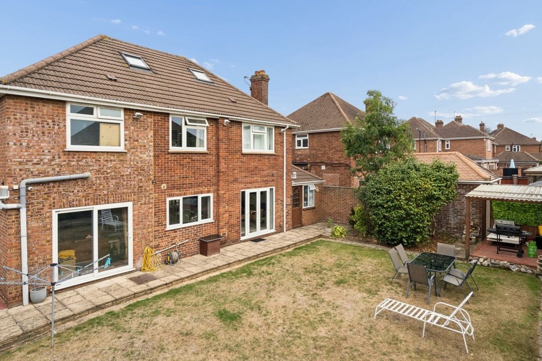 House in Ditton, England 4 - 18889363
