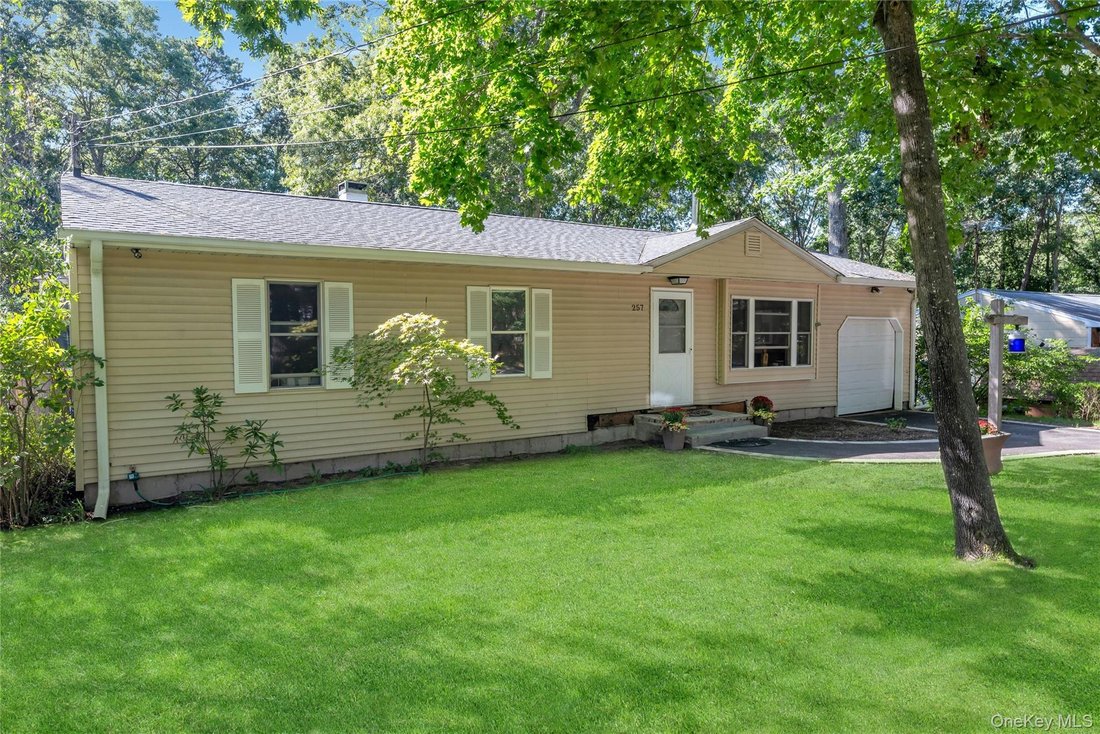 House in Calverton, New York, United States 3 - 18834501