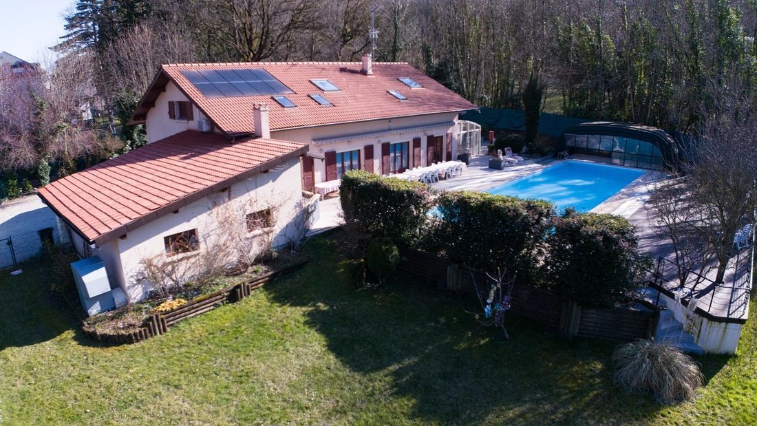 Maison à Monnetier-Mornex, Auvergne-Rhône-Alpes, France 1 - 18883140