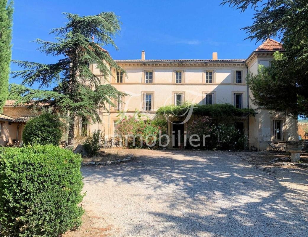 Château à Saint-Saturnin-lès-Apt, Provence-Alpes-Côte d'Azur, France 5 - 18883551