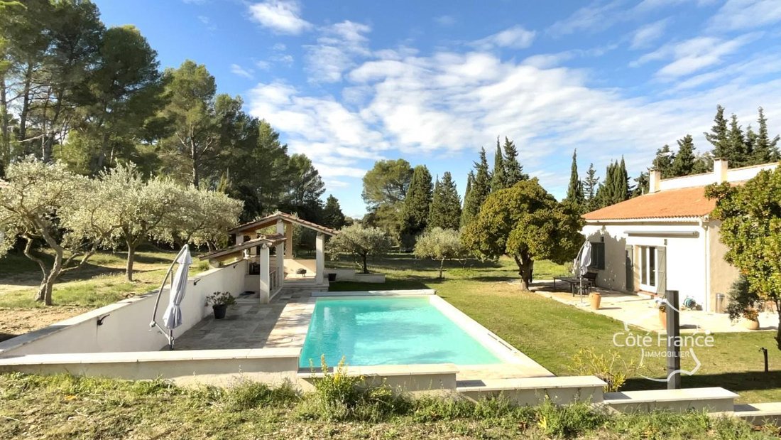 Casa en Eyragues, Provenza-Alpes-Costa Azul, Francia 1 - 18881569