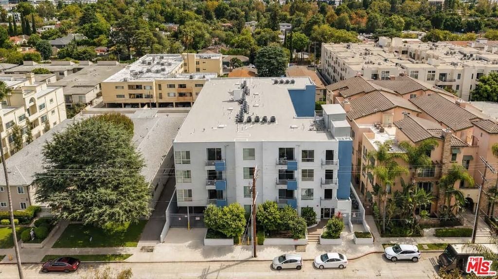 Los Angeles, California, United States 2 - 18889475