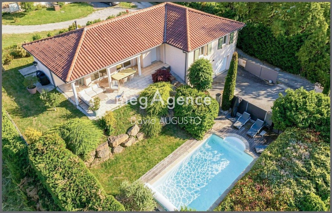 Villa in Lucenay, Auvergne-Rhone-Alpen, Frankreich 1 - 18882399