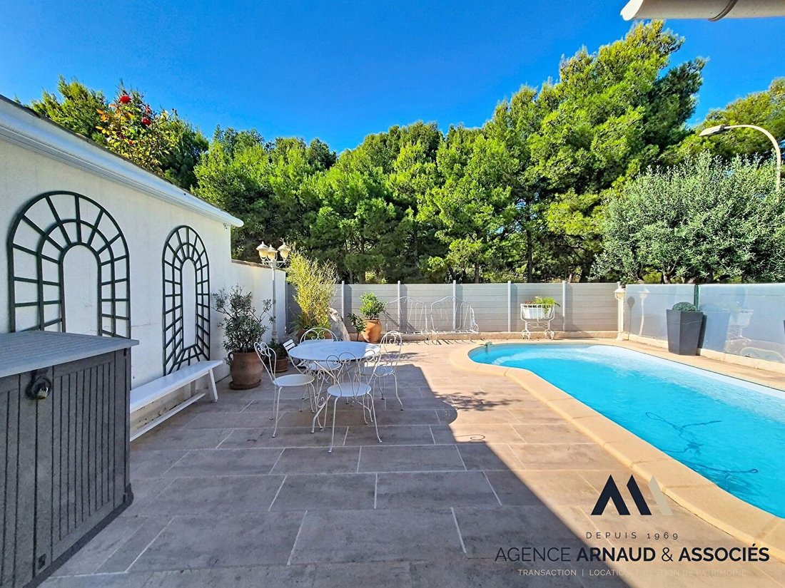 House in Saint-Cyr-sur-Mer, Provence-Alpes-Côte d'Azur, France 4 - 18882994