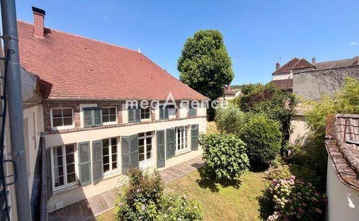 Haus in Bourg et Hameaux Rive Droite, Villeneuve-sur-Yonne, Frankreich 1