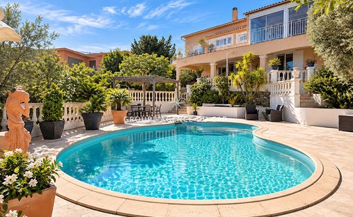 Villa in Frejus, Provence-Alpes-Côte d'Azur, France 1