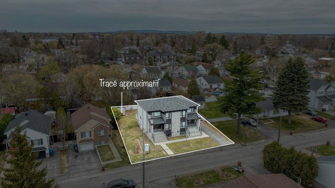 House in Laval, Quebec, Canada 2 - 18890671