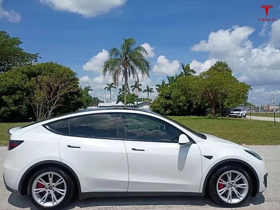 Suv in West Palm Beach, FL, United States 5 - 18195062