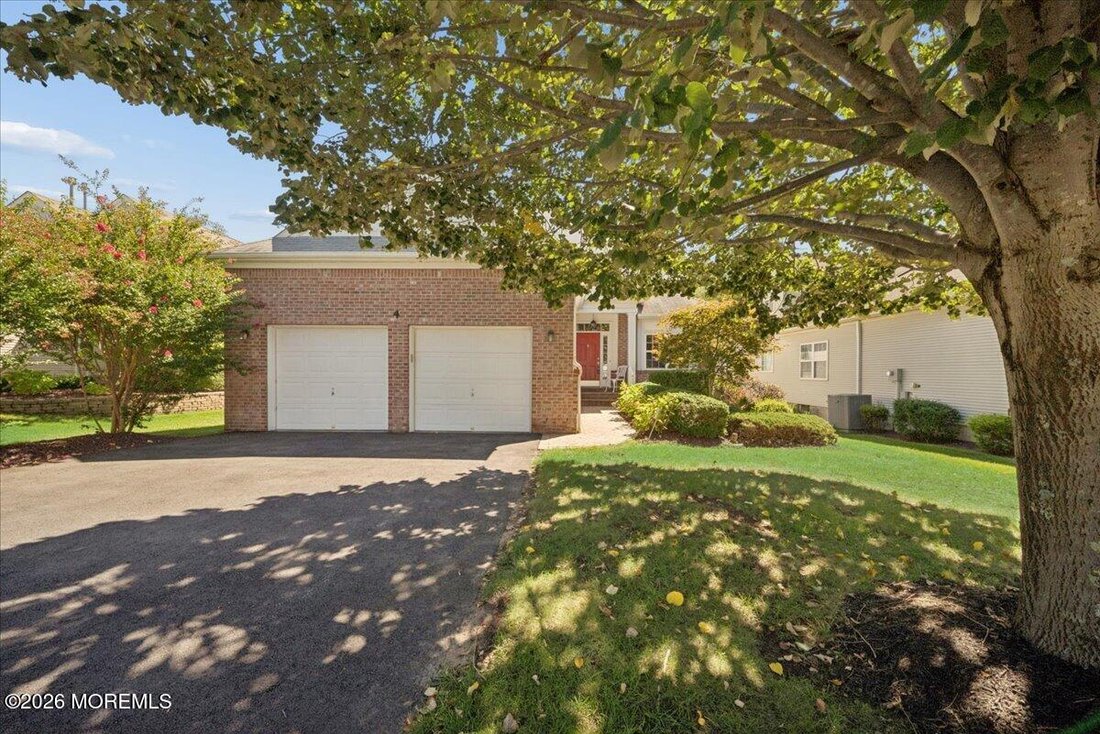 House in Manalapan Township, New Jersey, United States 2 - 18879321
