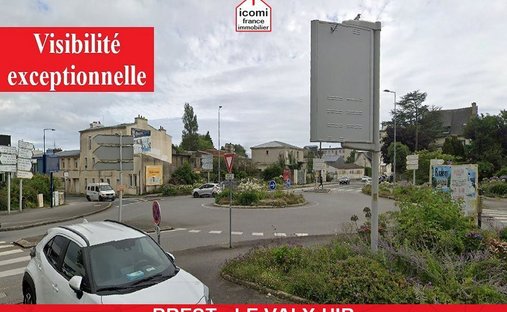 Land in Centre, Brest, France 1