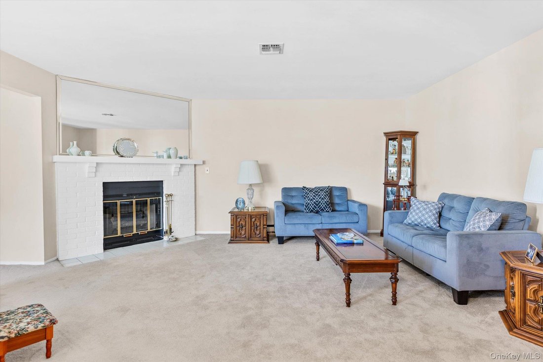 Condo in Yaphank, New York, United States 2 - 18891139